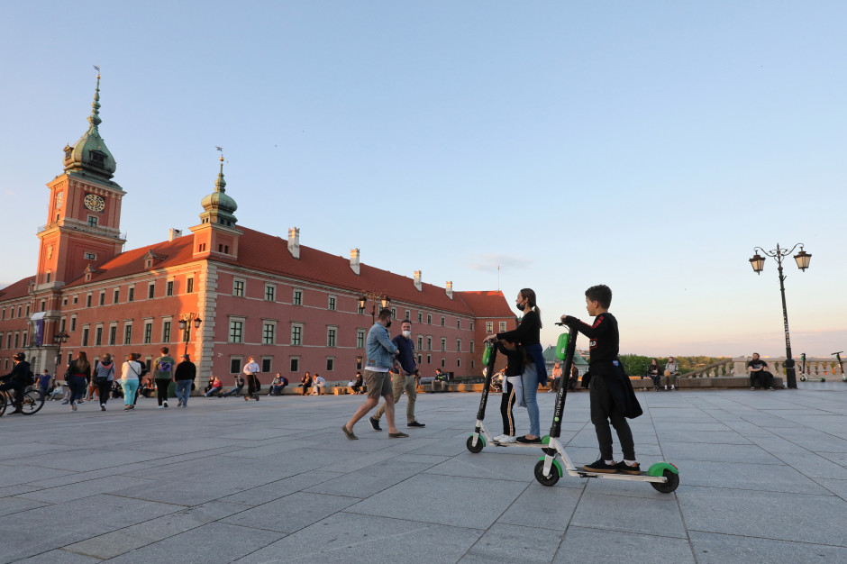 Hulajnogą maksymalnie 5 km/h. Będą zmiany w przepisach