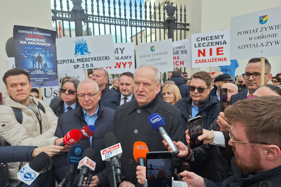 Dyrektorzy szpitali przed Ministerstwem Zdrowia. Stawiają warunek