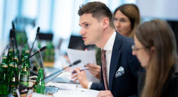 "Koniec z szarlatanerią". Ekspert z ministerstwa rodziny o zmianach w pomocy psychologicznej