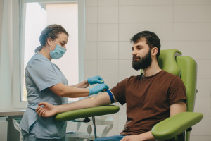 Chcą przebadać Polaków po 30. roku życia. "Niepotrzebne leczenie"