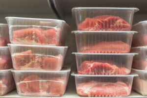 Polacy jedzą bez umiaru. Najgorsze mięso dla mózgu