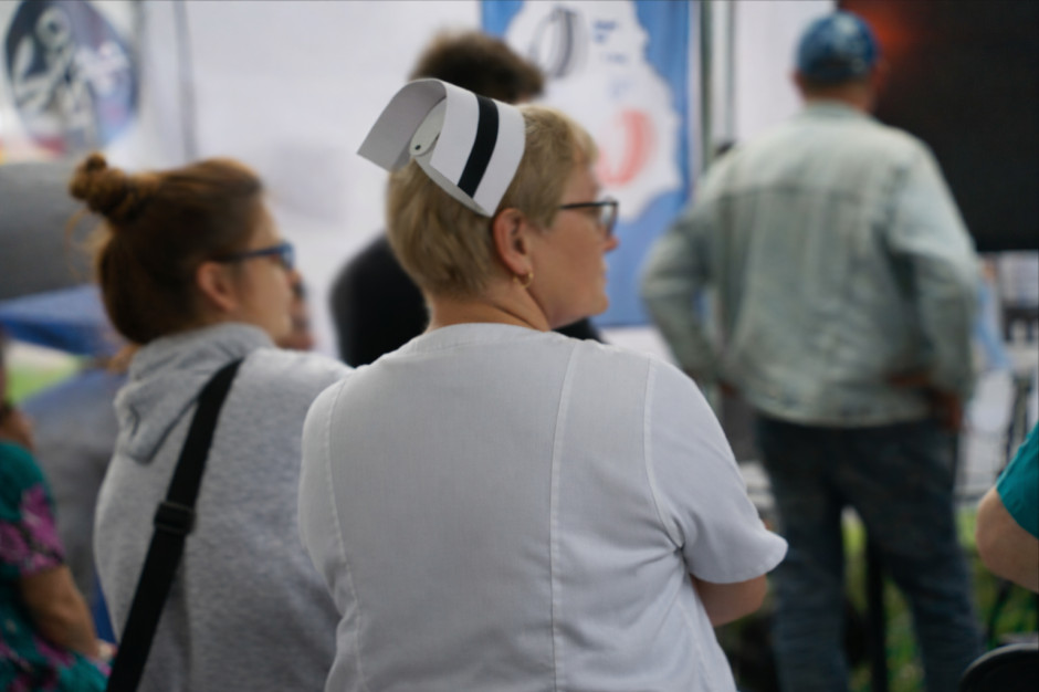 Ile zarabiają pielęgniarki za granicą? Kwoty w Szwajcarii zwalają z nóg