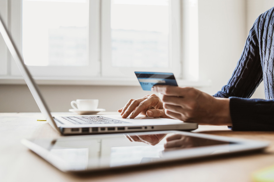 Polacy klikają i wszystko przepada. Policja ostrzega: to pułapka