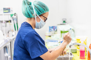 "Choroba brudnych rąk" w szpitalu wojewódzkim. Zakażonych 7 pacjentów i 5 pracowników