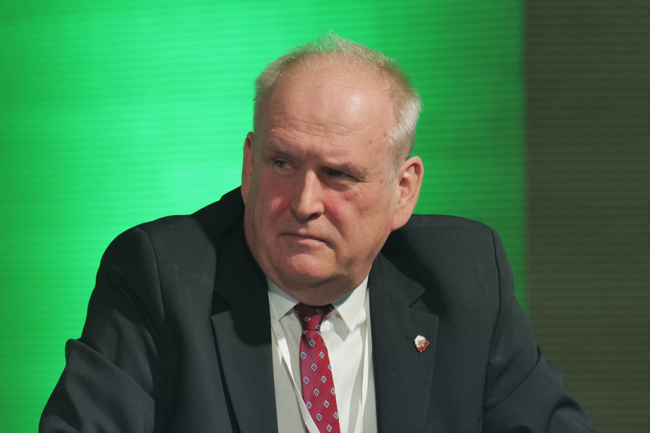 Podwyżki dla medyków zostają, a NFZ zapowiada cięcia. "Dla mnie to już jest kosmos"