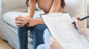 Pilotaż Centrów Zdrowia Psychicznego: nowy projekt NFZ i lista zmian