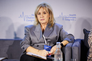 Pielęgniarka kwalifikowana a kliniczna. "Podział poziomów kompetencji utnie spory płacowe"