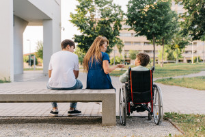 Najczęstszy błąd pacjentów z SM. Eksperci mówią wprost: nie odpuszczaj ruchu