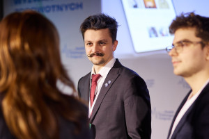 316 tys. zł dla lekarza z publicznych pieniędzy. Goncerz: należy wiedzieć, skąd to się bierze