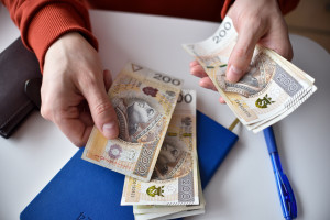 22 tysiące dla kancelarii. ZUS ostrzega przed płatną pomocą: chodzą nawet po domach