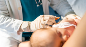 NFZ zmienia zasady szczepień przeciw gruźlicy u noworodków. Nowa ścieżka poza szpitalem