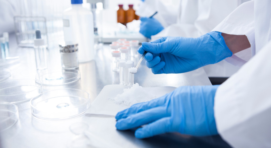 Silniejsze od fentanylu, zabijają na Zachodzie. W Polsce mają trafić na czarną listę