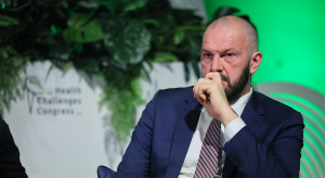 NFZ wydał na świadczenia ponad 204 mld zł. Za 2025 rok wciąż nie zapłacił ponad 2 mld zł