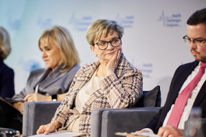 160 tys. pielęgniarek zabraknie w systemie. Pensja nie zachęca: "To nie jest atrakcyjny zarobek"