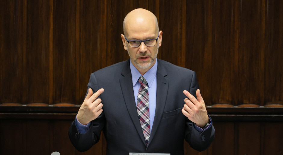 Berek: żądanie zapłaty za nadwykonania jest nieuczciwe. Burza po słowach ministra