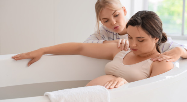 Domy narodzin i porody domowe. Ministerstwo zaproponuje kolejne rozwiązanie dla rodzących