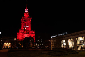 "1 choroba, 10 tys. żyć". PKiN rozbłyśnie na czerwono dla chorych na szpiczaka