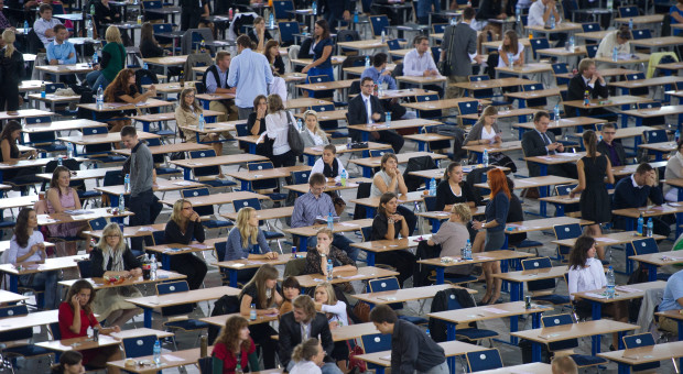 Skrócenie stażu lekarskiego, tajne pytania do LEK i zmiany w kredytach. A to nie koniec