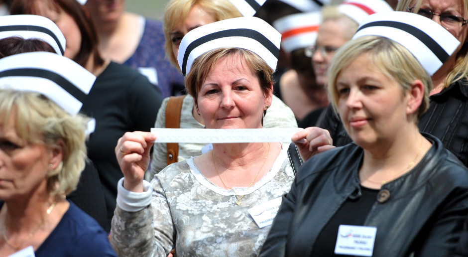 Rzecznik Praw Obywatelskich o składkach dla pielęgniarek. Sygnały także od emerytek