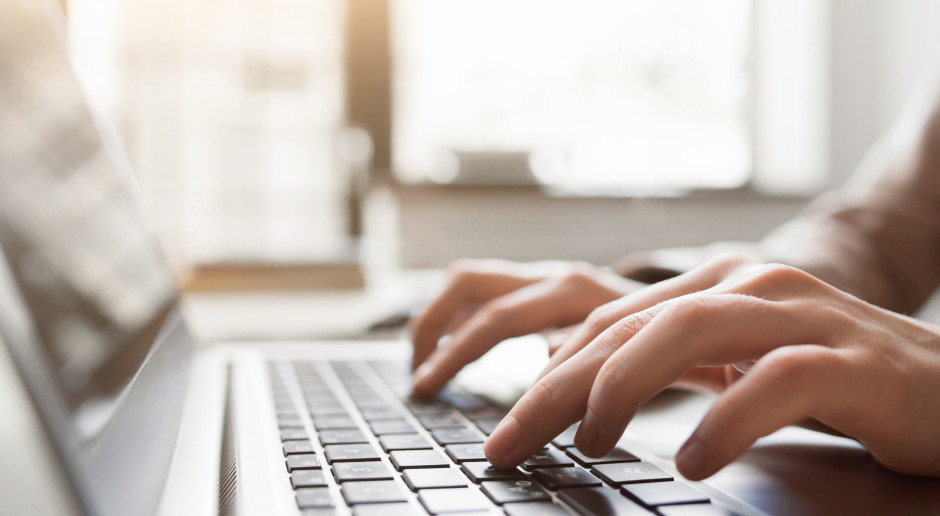 "Spytajcie Żabki, jak oni to robią". Pacjentka pisze petycję, ministerstwo odpowiada