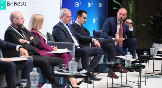 EEC 2026: wynagrodzenia, konsolidacja szpitali i plany ministerstwa. Czas trudnych decyzji