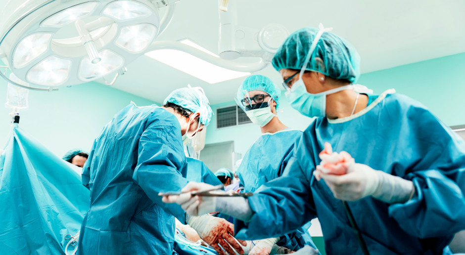 Rzadki przeszczep po urazie. Lekarze uratowali życie 26-latka