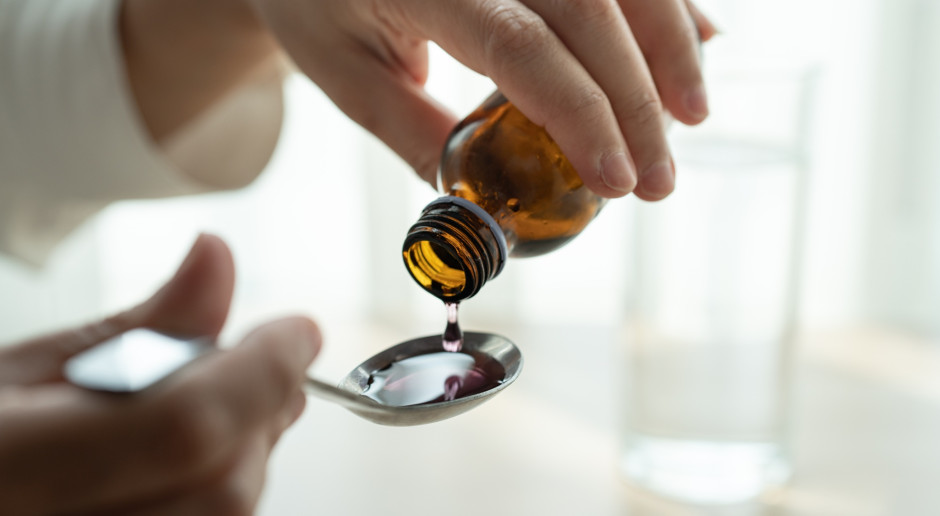 Pilny komunikat GIF: sprawdź apteczkę. 22 serie popularnego syropu wycofane