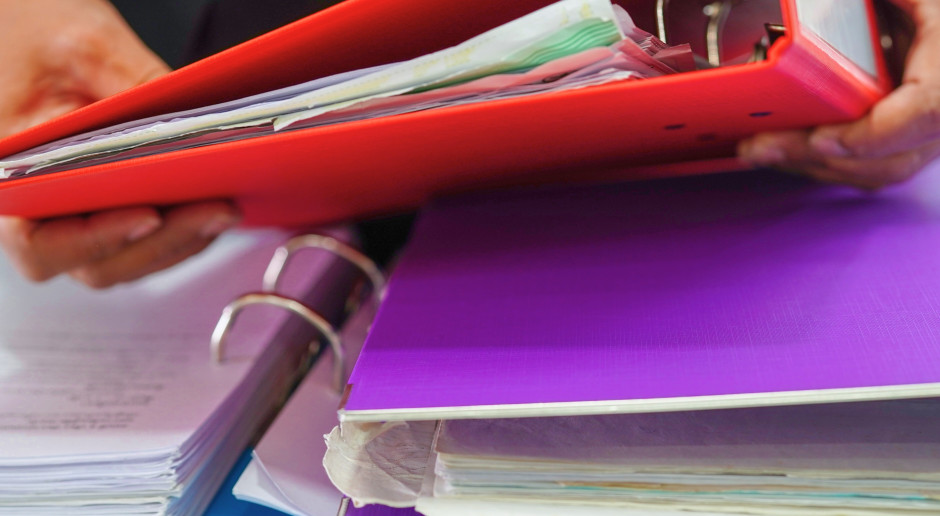 Czerwona teczka, czyli awaryjny zestaw informacji. Każdy taką powinien mieć