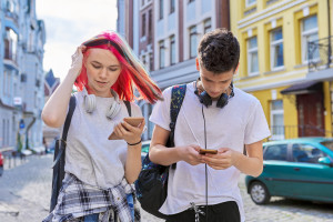 Uczeń zdecyduje o swoim wyglądzie? Rząd zmienia zasady w szkołach