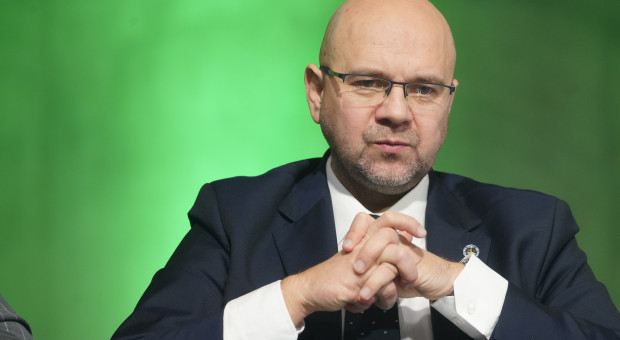 Co dalej z Lex Szarlatan? Minister finansów nie kwestionuje celu, ale blokuje koszty