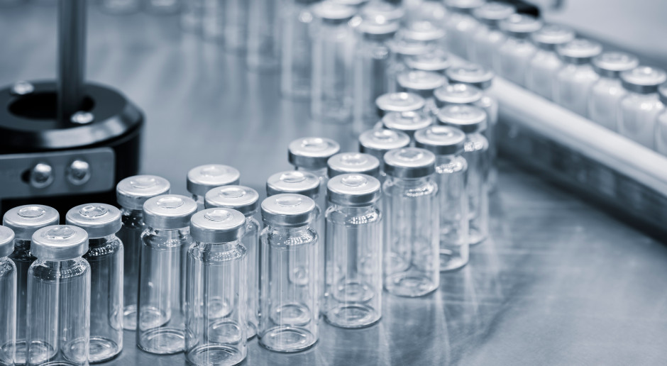 Polacy czekają latami na nowe terapie. Niemcy tylko 128 dni