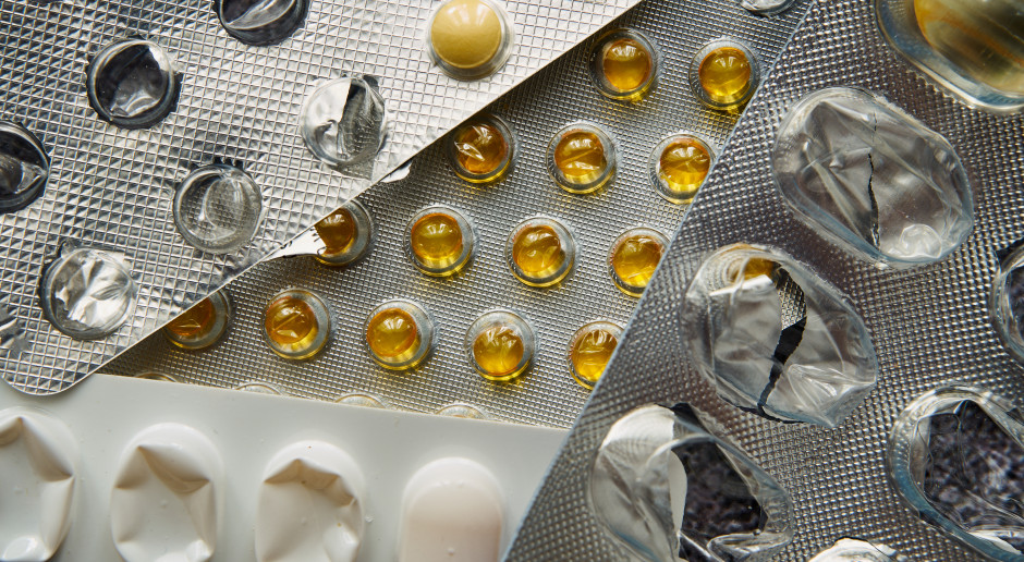 Popularna witamina. Eksperci alarmują: zakazana w połączeniu z kawą