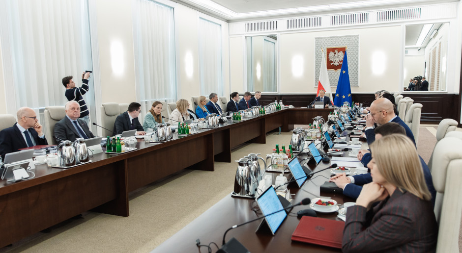 NFZ sfinansuje leczenie HCV i HIV bez ubezpieczenia? Rząd zajmie się projektem