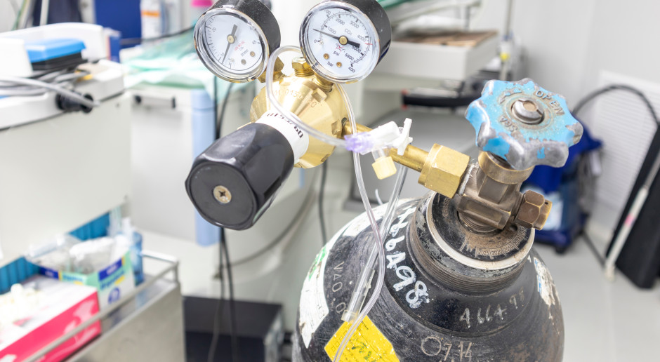 Od dziś zmiany w zestawach przeciwstrząsowych. Lekarze POZ: "Jak je wdrożyć w codziennej praktyce?"