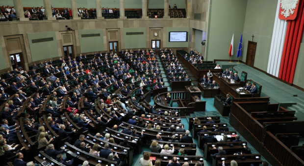 To nie my, to wy! W Sejmie o paradoksie: gigantyczne nakłady, a NFZ i szpitale nie mają pieniędzy