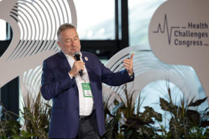 Mniej dzieci, więcej zagrożeń. "Nie mamy skutecznych programów"