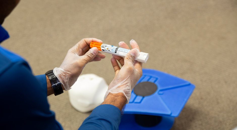 Tu liczą się minuty, "nie ma miejsca na wahanie". Ujednolicone schematy postępowania w anafilaksji mają pomóc