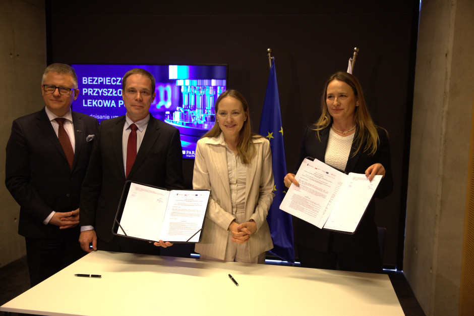 "Bezpieczna przyszłość lekowa Polski". Podpisano umowę na rozwój centrum produkcji leków biologicznych