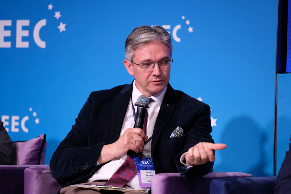 Europoseł o wyroku ws. szczepionek Pfizera: trzeba szukać porozumienia poza sądem