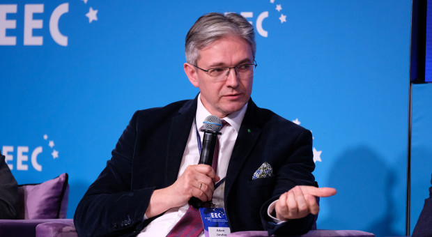 Europoseł o wyroku ws. szczepionek Pfizera: trzeba szukać porozumienia poza sądem