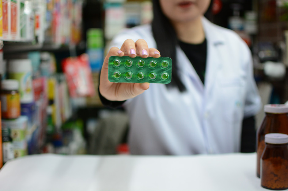 Polacy biorą garściami. Potem dziwią się, gdy włosy zaczynają wypadać