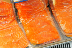 W Polsce jemy bez limitu. Tymczasem kolejne kraje wprowadzają regulacje.