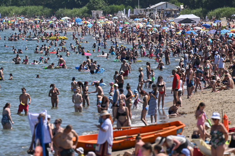 Groźna bakteria w Bałtyku, lawina ostrzeżeń, stracone 24 godziny. Nowy raport wskazuje winnego