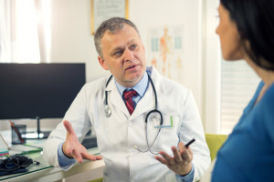 Tysiące rezygnacji, a kolejki rosną. "NFZ nie jest zobligowany przepisami prawa"