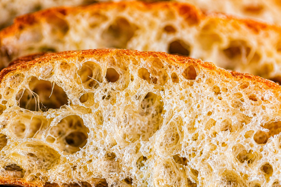 Dziurawi jelita, przerywa barierę ochronną. Bez skrupułów dodawany na potęgę