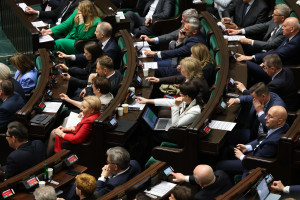 Kto za, kto przeciw? Tak głosowali posłowie w sprawie odwołania ministry zdrowia