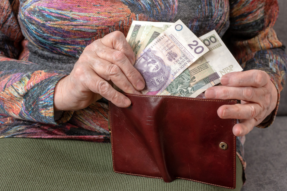 Więcej pieniędzy co miesiąc dla emerytów. Zmiany od 2027 roku