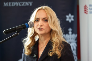 Ministerstwo Zdrowia na wojnie z lekarzami. W tle kontrola dotacji, wybory w samorządzie i dane o zarobkach