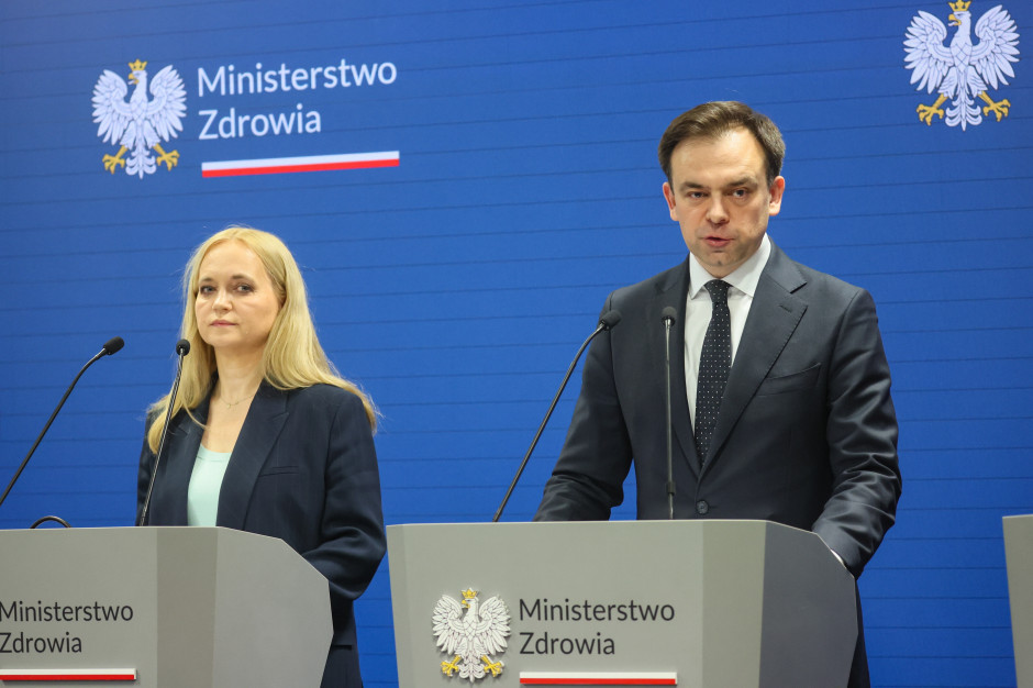 Ile i w jaki sposób ministerstwo zapłaci za podwyżki medyków? najważniejsze dane znów z poślizgiem