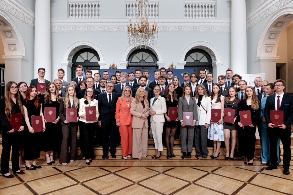 22 000 tys. dla najlepszych studentów. 8 uczelni medycznych na liście